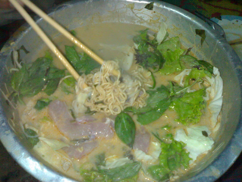 กิน คับ  กิน  กับ  การที่ไปหา มา ทั้ง วัน  

 :cheer: :cheer: :cheer: :cheer: