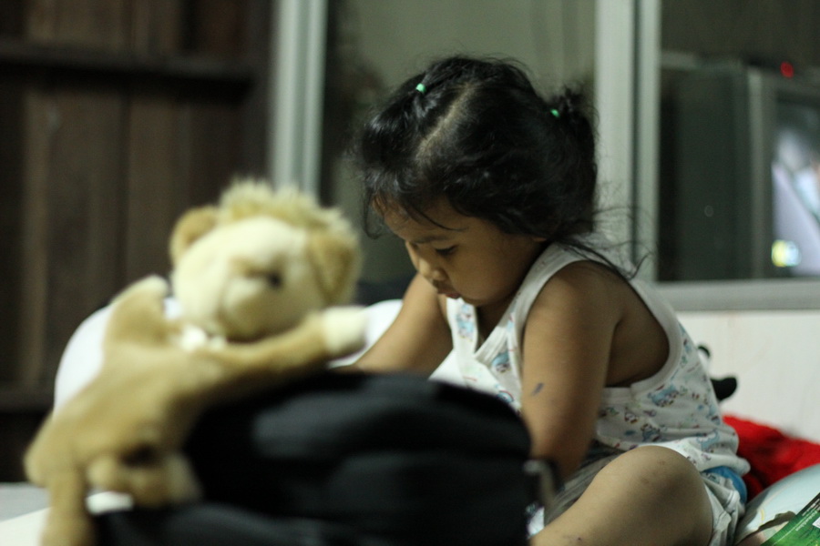 Canon 60D  len 50 fix   F 1.8  speed  1/40 iso 2500
