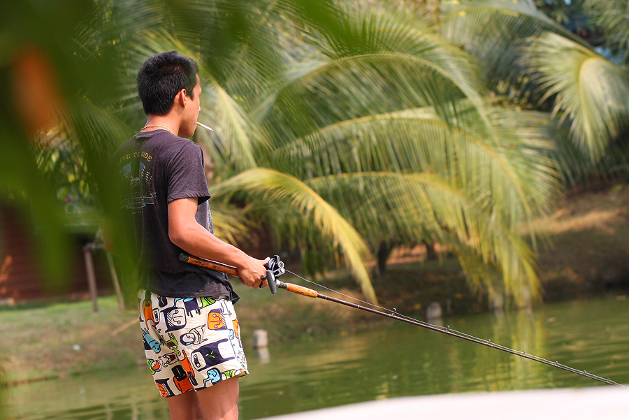      :smile: :smile: :smile:   รอกตัวนี้ฟีเวอร์มาก พี่ข้างๆ ใช้ Poseidon สีดำ ก็ลองมาตีเม็ดโดด ตีง่า