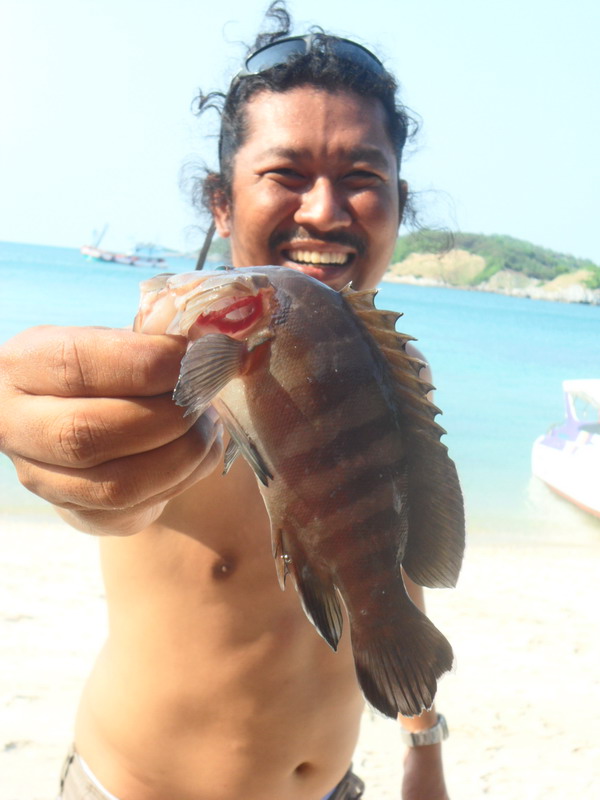 ^_^..Enjoy fishing Enjoy eating and happy ending. ที่เกาะค้างคาว...^_^