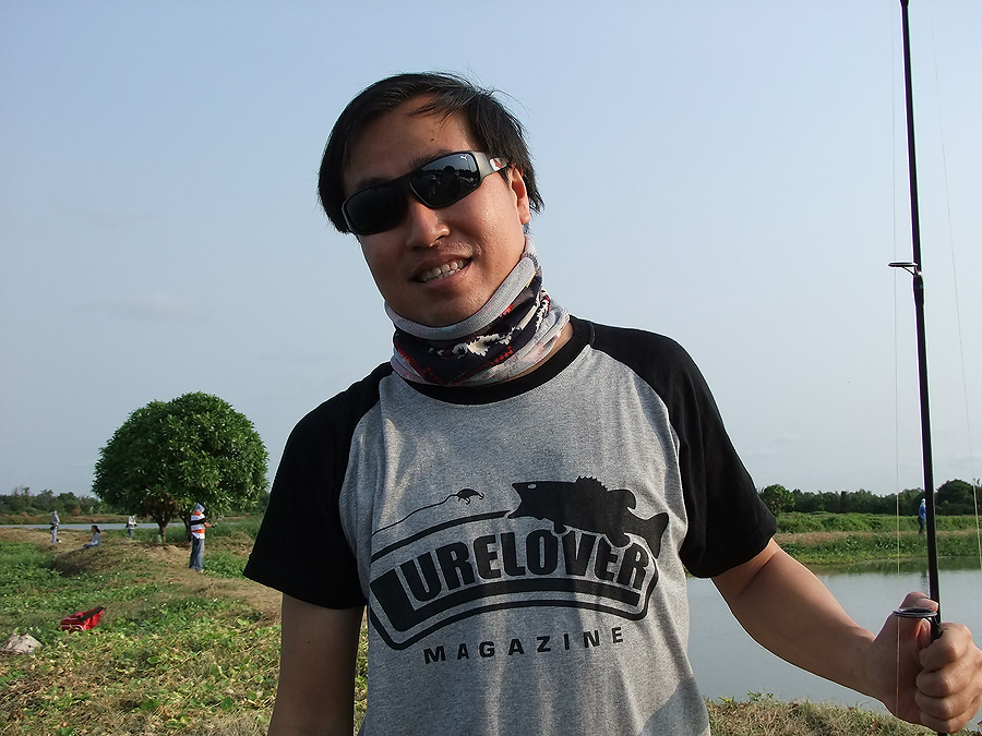 [b]อ่ะ ๆ ๆ แถมเดี่ยวให้อีกรูปดีก่า อิอิ [/b]
:cool: :cool: :cool: :cool: :cool: :cool: :cool: :cool