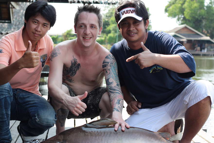 คนถ่ายเมา....... ปลาหาย :laughing: