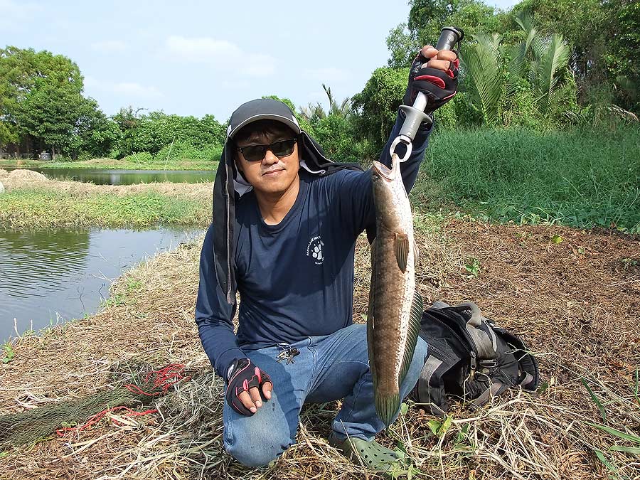 [b]และแล้ว น้าเค้าก็ได้หล่อคร๊าบ อิอิ[/b]
:cool: :cool: :cool: :cool: :cool: :cool: :cool: :cool: :