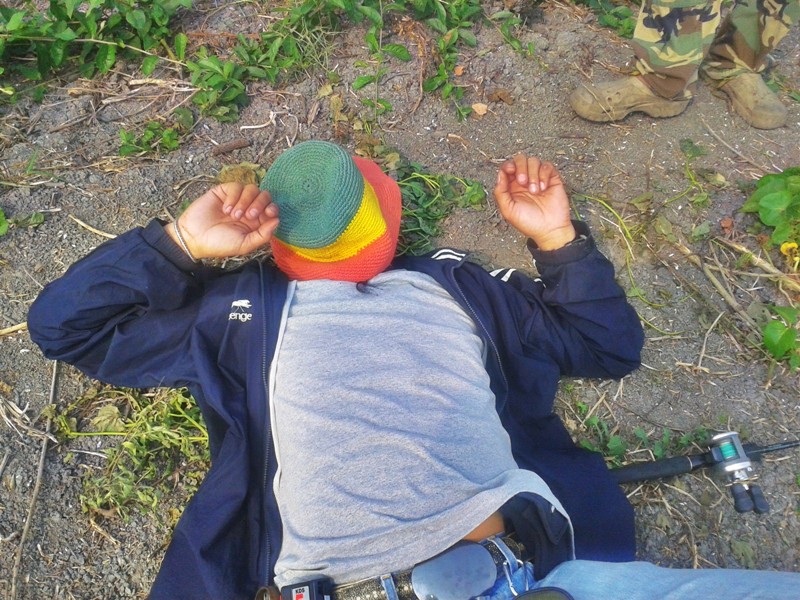  [b]เขามาจากไหนไม่มีใครรู้[/b] :laughing: :laughing: :laughing: :laughing: :laughing:

แต่เขามี  [