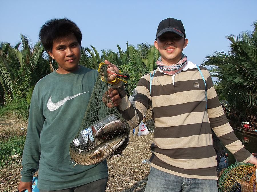 [b]ผลงานของ น้ากิต (LINAS) กับเพื่อน คร๊าบ อิอิ[/b]
:cool: :cool: :cool: :cool: :cool: :cool: :cool