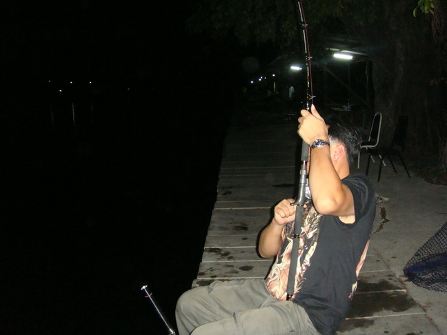 ไม่นาน รอกต้นแบบ New G-Max 2012 + คัน Jigging Master Three King PE5-10 ก็เริ่มทำงาน

 :grin: :grin
