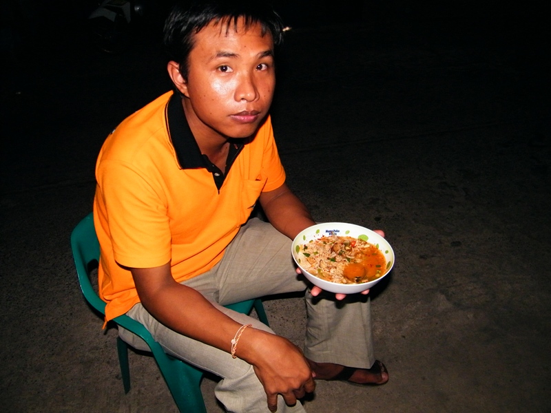 ของผมกลายเป็น ข้าวต้มน้ำแดงไปแล้วครับ เผ็ดแต่อร่อยสุดๆ :laughing: :laughing: :laughing: :laughing: :