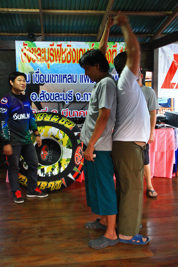  [b]+++เอาตังค์มาให้ป๋า..อีกร้อย...55555555555[/b] :grin: :grin: :grin: :grin: :grin: :grin: