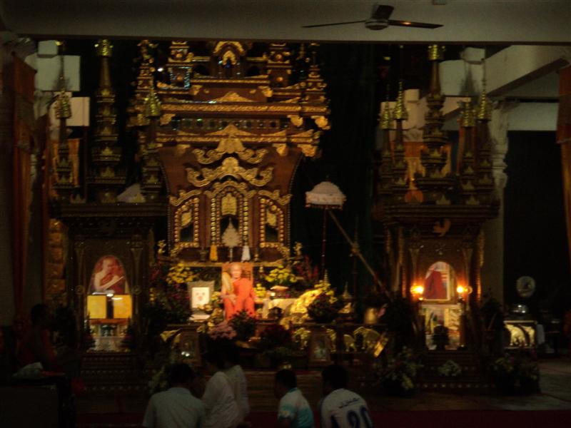 บรรยากาศภายใน ใครไม่เคยเข้าวัดตามพี่ใหญ่มาทางนี้เลยคร๊าบบบบบบบ