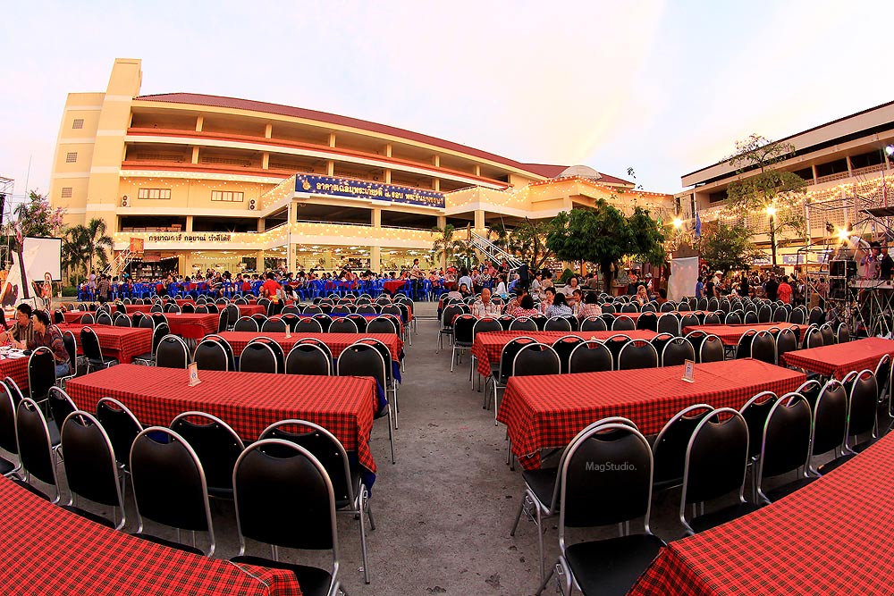 จุดนี้เป็นที่นั้งของแขกที่มารวมงานครับ :cheer: