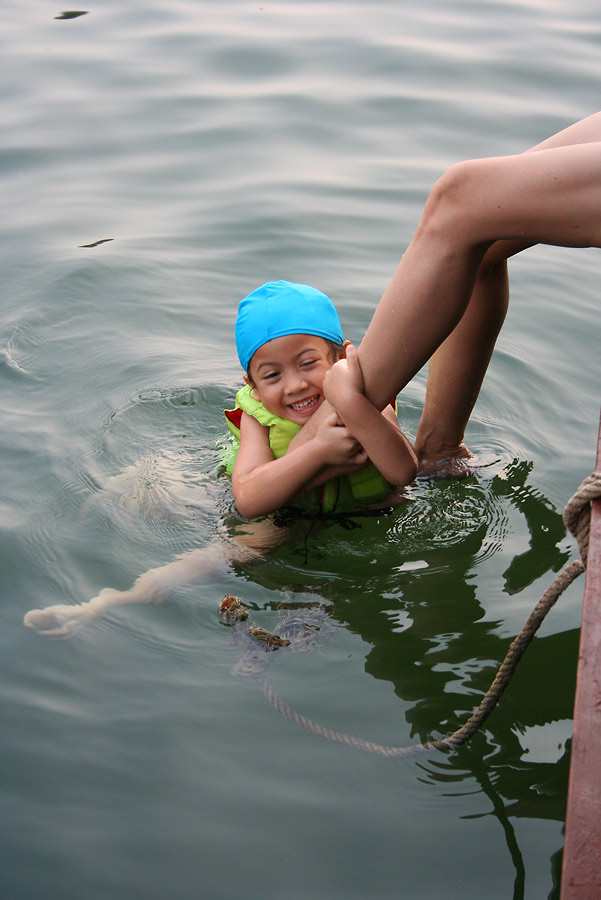 พาสาวสวยอาบน้ำดีกว่า.. :laughing: :laughing: :laughing: :laughing: :love: