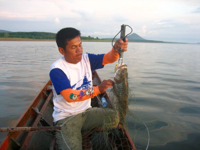 ขณะกำลังจัดการปลดเหยื่อ ไต๋บอกว่าเพิ่งใช้เจ้าตัวนี้ได้ผลก็วันนี้แหละ :grin: :grin: :grin: