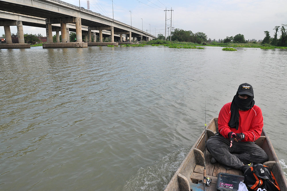 
เราพร้อมลงเรือเมื่อเช้านี้ตอนเก้าโมงเช้า  แบบไม่ทันตั้งตัว   :grin: :grin: :grin: :grin: