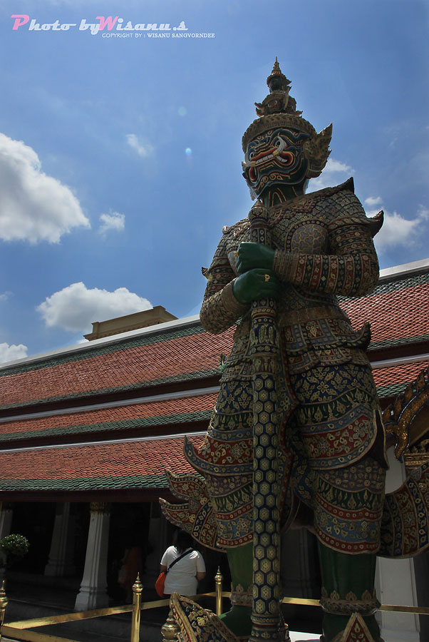 วัดพระแก้วครับ :grin: