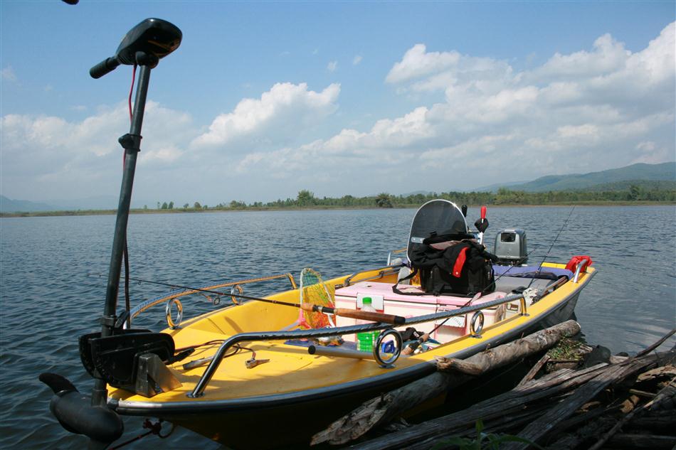 สายันต์  ชูฉ่ำ  เรือ 12.6 เครื่อง 25 อยู่แถวพิจิตร เรือไม่เสียก็แวะกินเหล้าได้ ขอให้โทรมาแหะ 089-705