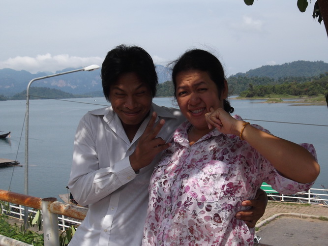  อีกทีล่ะกัน...พ่อคนหน้าตาดี.. :grin: :grin: :laughing: :laughing: :cool: :cool:
