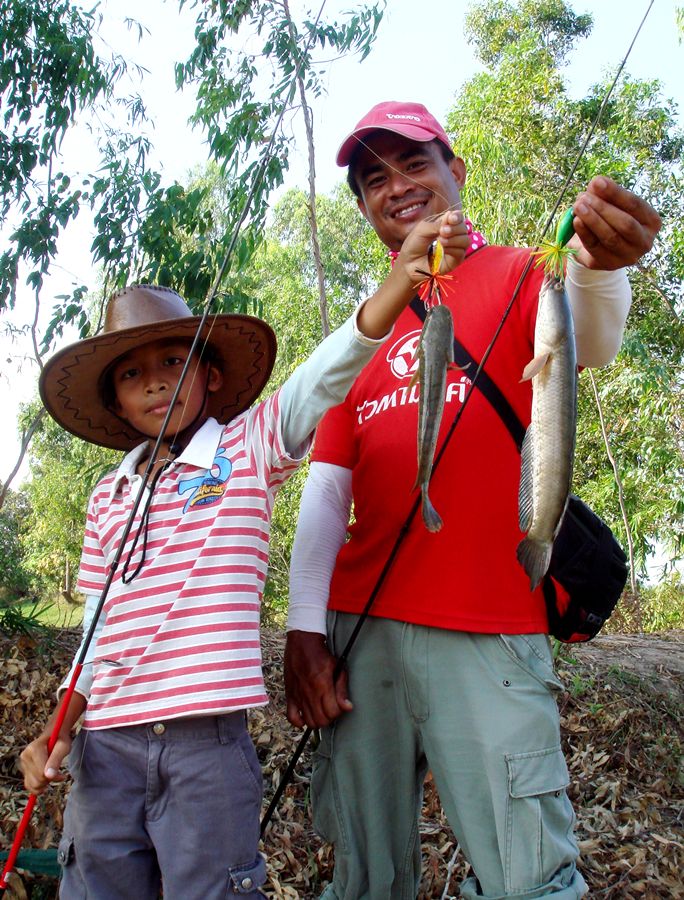 [q] ++++ครับ [/q] 

สวัสดีครับน้า.. fishingjoke... ขอบคุณที่ตามชมนะครับ
[q] .....................
