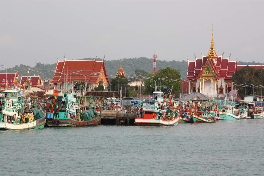 ลากันที่ภาพนี้ครับ หนึ่งวันก็มันได้ ..................ทริพสั้นๆที่ทำให้ทุกคนมีความสุข เสียงคุย เสียง