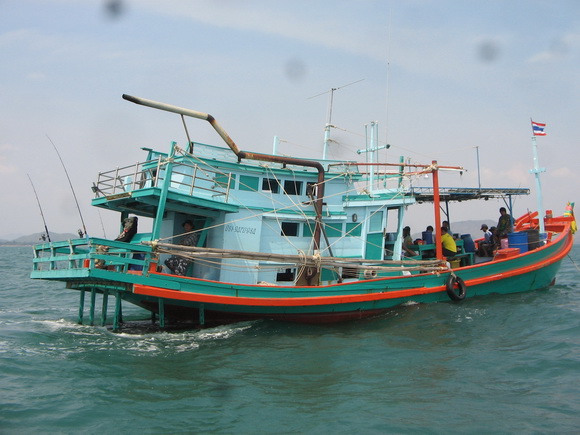 ขากลับเข้าฝั่งพบเพื่อนร่วมอุดมการณ์บนเรืออำนาจเจริญ3