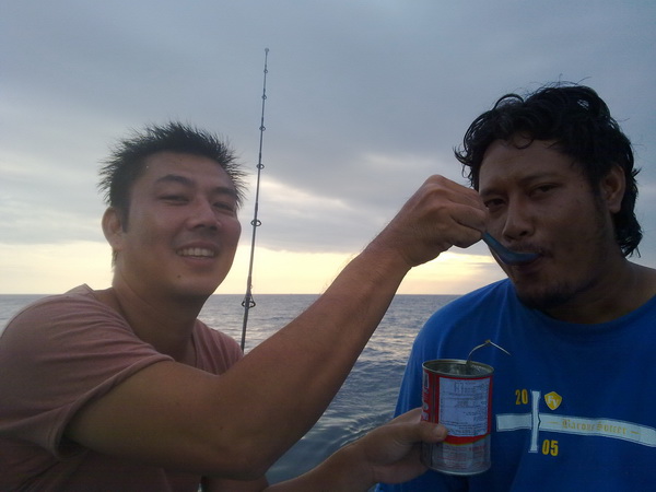 ดูตา2คนนี้มานทำ ชักจะยังไงแล้วนิ ภาพมานฟองนะ
.........
 :ohh: :ohh: :ohh: :ohh: