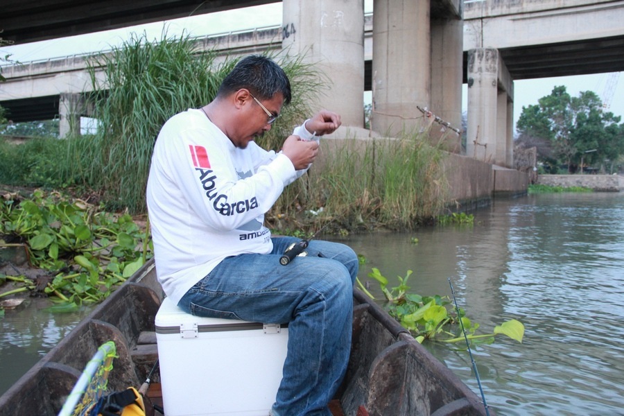 ขึ้นเรือแล้วไม่รอช้า พี่อ่ำเตรียมอุปการณืเชือดทันที 