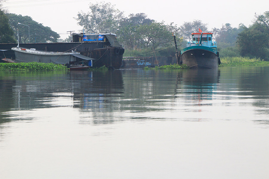  [b]+++หมายเรือขนทรายที่ว่ากัดดีๆ..น้าเอ พอน้าเอมา   ม่ายยยกัด[/b] :laughing: :laughing: :laughing: 