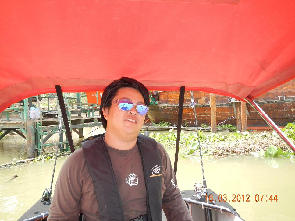 เอ้า...ลุยต่อ ร้อนมากๆ ยังดีน่ะที่เรือมีลมกางอ่ะ ค่อยยังชั่วหน่อย :grin: