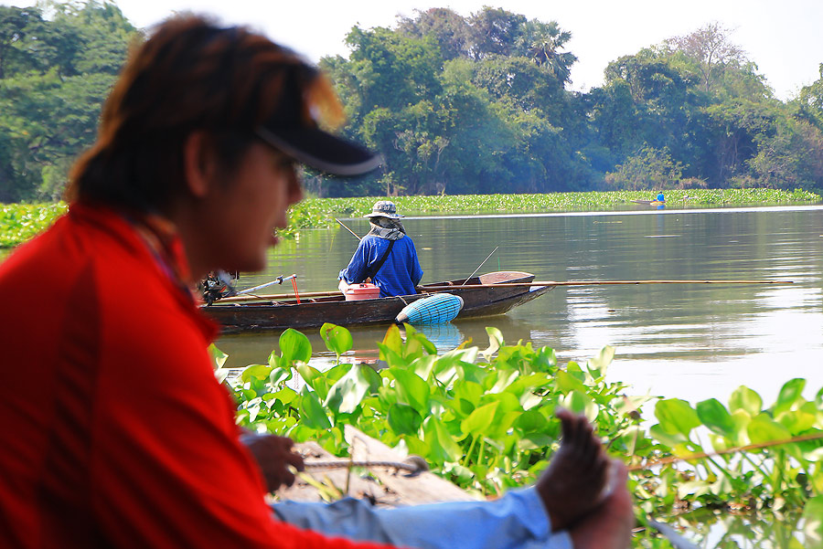  [b]+++ถัดไปหน่อยก้อมีเรือมาลอยลำตกกุ้ง  อยู่เหมือนกัน[/b] :grin: :grin:

 :cheer: :cheer: [b]อ่ำจ