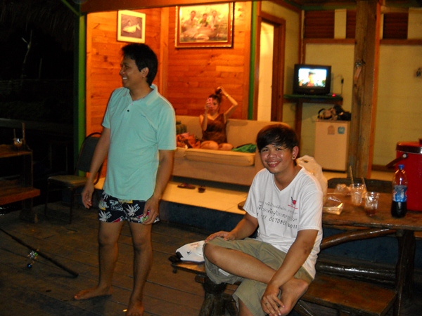แฮ่ๆพี่ก็เหมือนเอ็งแหละครั้งแรก :smile:
อากาศร้อนมากครับคืนนี้ :sad: