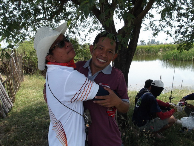 ไม่รู้เป็นงัย..ผมหล่ะเกลียด..จริงๆ อาจารจิตเนี่ย... :prost: :prost: :laughing: :laughing: :laughing: