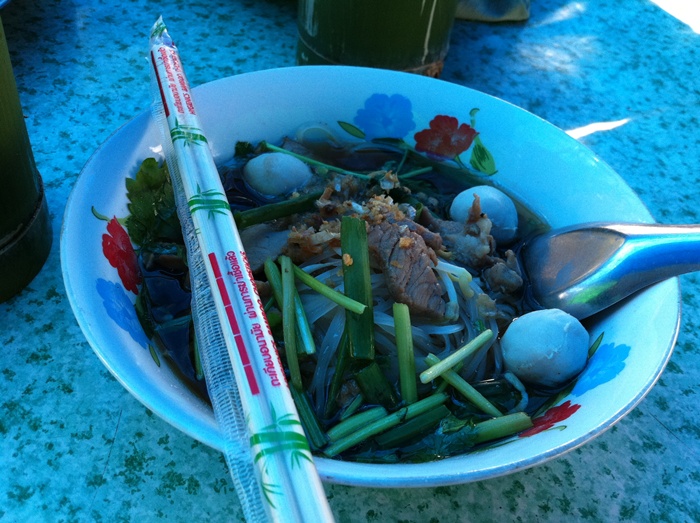 มื้อบ่ายเกิดอาหารหิวอีก  แต่ไม่อยากกินมาม่าแล้วง่ะ

ไปหาของอร่อยๆกินดีฝ่า...

จากนั้นเลยแว้นซ์ไป