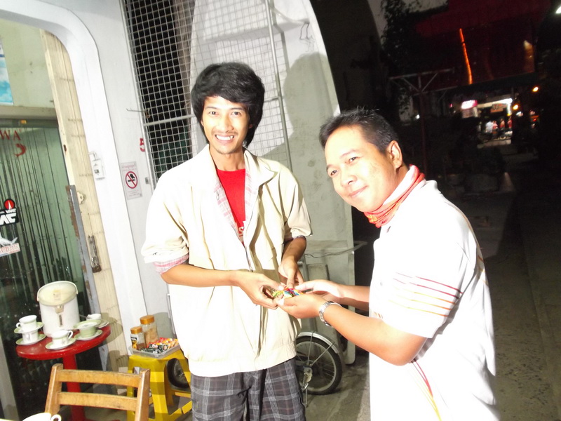  ขอบคุณน้าเรย์..ที่นำกบมอนสเตอร์..มาเป็นสะพาน..มิตรภาพ..ให้เราได้พบกัน..ที่สำคัญ มาให้ฉามกัดด้วย..
