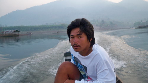 สำหรับครึงวันหลังเราออกลุยอ่าวบริษัทครับเอาปลาช่อนอยางเดียวป๊อกปล่อยหมดครับ :cheer: :cheer: