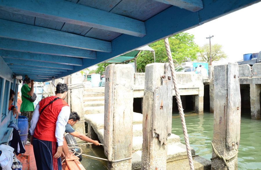 มาถึงท่าเรือแล้วครับช่วงบ่ายแก่ๆ :grin: :grin: :grin: :grin:
