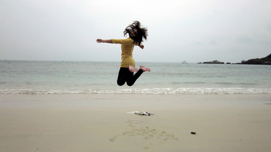  :laughing: :laughing: :laughing: :laughing:

เป็นธรรมเนียม ถ่ายรูปชายหาด  :laughing: