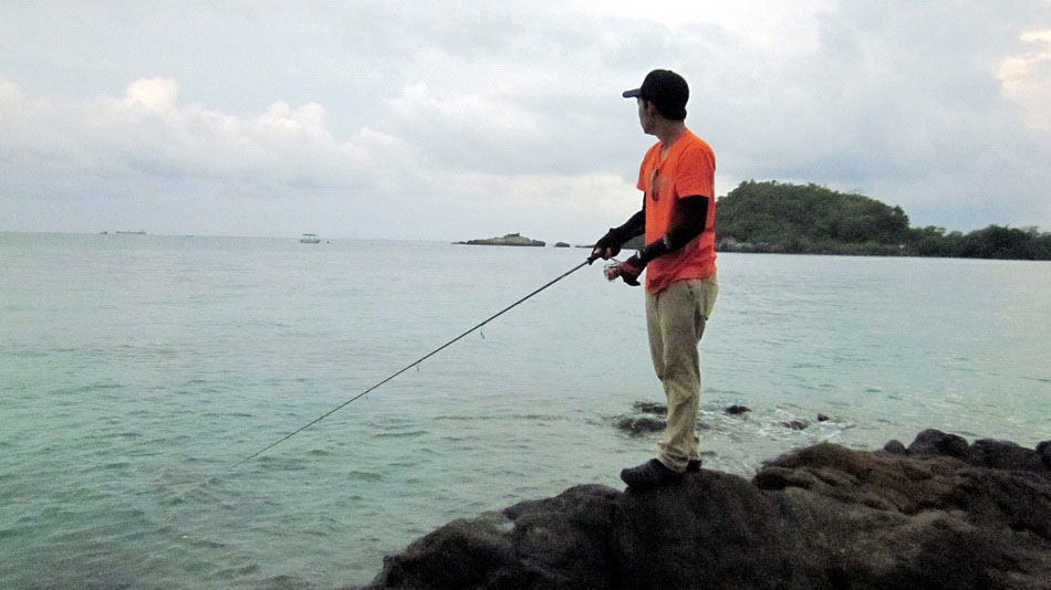 ลืมปรับ ISO  เมื่อคืนถ่ายเล่นที่ชายหาด  น๊อซ์ย  กระจายเลย  :laughing: :laughing: :laughing: