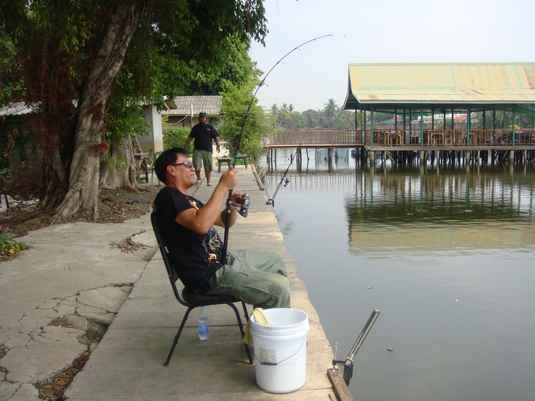 แผนกตบเด็ก ทำงานอีกแล้วครับ


[q][i]อ้างถึง: aukung posted: 26-03-2555, 16:08:20[/i]

[q][i]อ้า