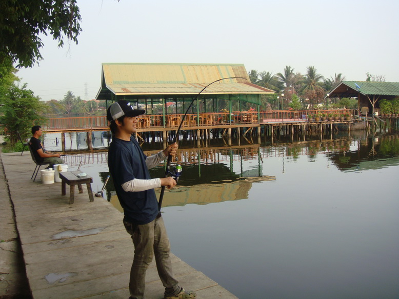 โดนอีกแล้วครับ คนถ่ายรูปเริ่มบ่นๆ แล้ว  :grin: :grin: :grin: