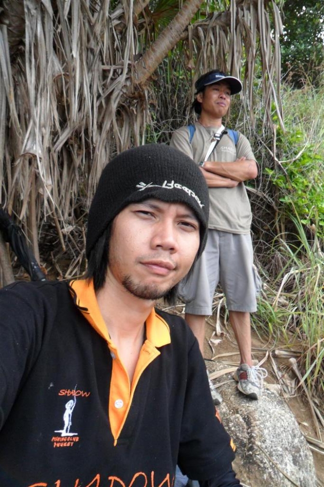 ยังดีผมไม่แห้ว  ได้ปลาตัวนึง  แต่คนข้างหลังผมนี่สิ 55+  :laughing: