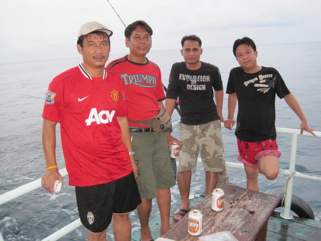 ผมหลงมาในกลุ่มขี้เมาเหรอนี่   :cheer: :cheer: :cheer: