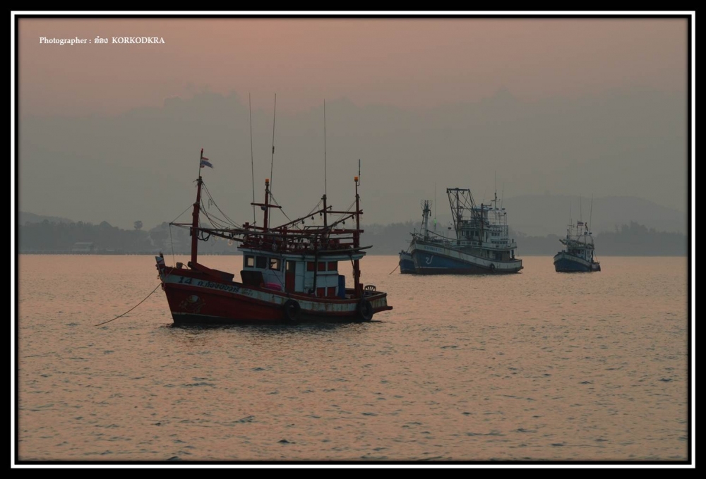 บรรยากาศเช้านี้....ก่อนถึงท่าเทียบเรือ :smile: