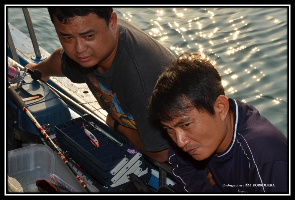 น้าติ๋ง.....กะน้าโอ๋....บอกเสียวมากเลย...กลัวหัวโป้งตีน....ได้ร่องลึก
ถ้าไม่มีถุงหัวโป้งละก้อ...เสร