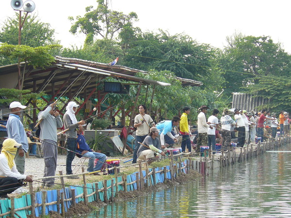 สบาย สบาย กับ บรรยากาศดีดี ที่บ่อจ้าวซันฟิชชิ่ง