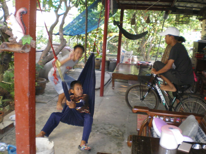 มาถึงบ้านแล้ววว อ่าว..มารอกันแล้วหรือพวก ^^  :cheer: