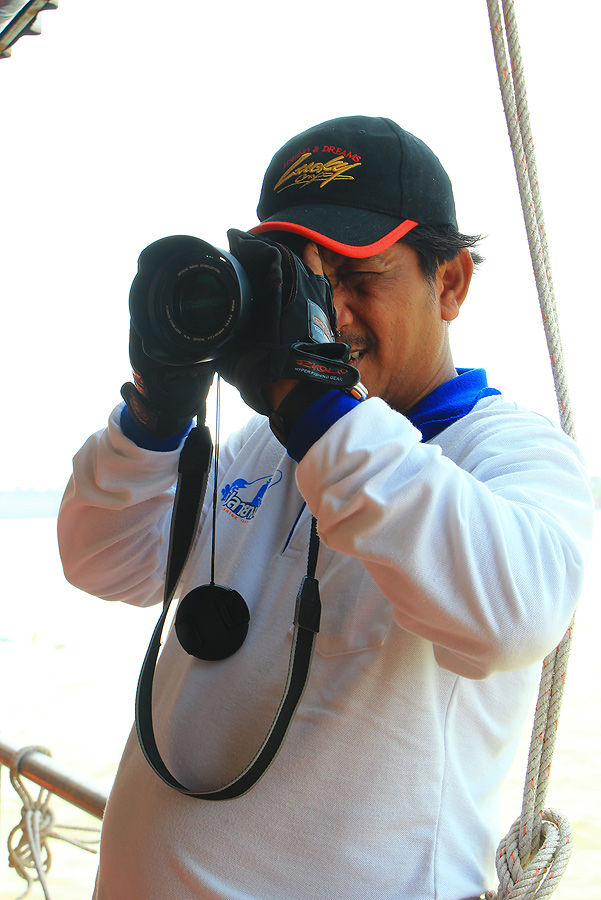  [b]+++ถ่ายไรอ่ะลุง...ยังไม่รีบไปหาปลาอีก...เดี๋ยวแห้วขึ้นมาละก้อ[/b] :grin: :grin: :laughing: :laug