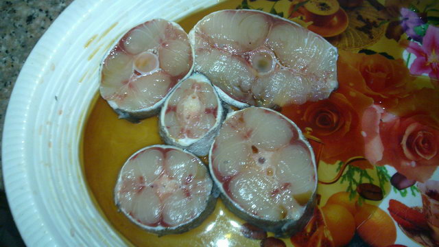 กับข้าวเมื้อแรกเมื่อกลับมาถึงบ้านครับ ช่อนทะเลหมักซอสภูเขาน้ำมันหอย  :umh: