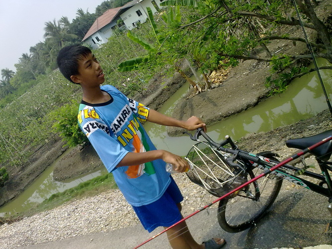บ๊ะ!!มีการให้น้ำด้วย แจ๊วๆๆ :laughing: :laughing: :laughing: