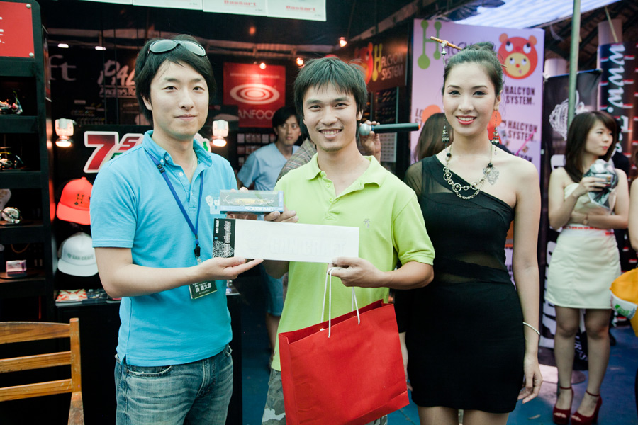 งาน 7Seas Fishing Show & Grand Sale 2012 มีอีก 2 วันเท่านั้น

ที่บึงสำราญ  งาน จัดขึ้น วัน ที่ 30,