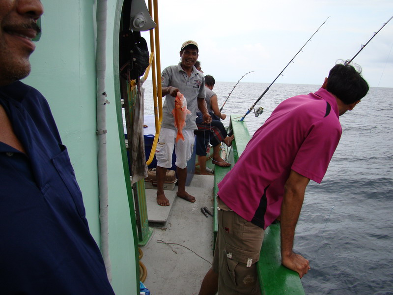 ด้านท้ายเรือ ขุดทองมาอีกแล้วววววววว  :grin: :grin: :grin: