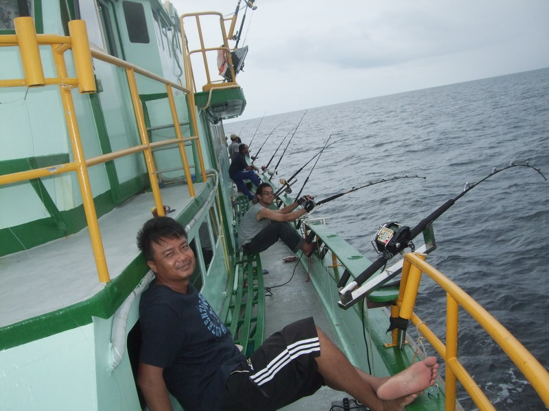 กาบเรือด้ายซ้าย ก็ยังฮาเฮกันต่อไป  :laughing: :laughing: :laughing: